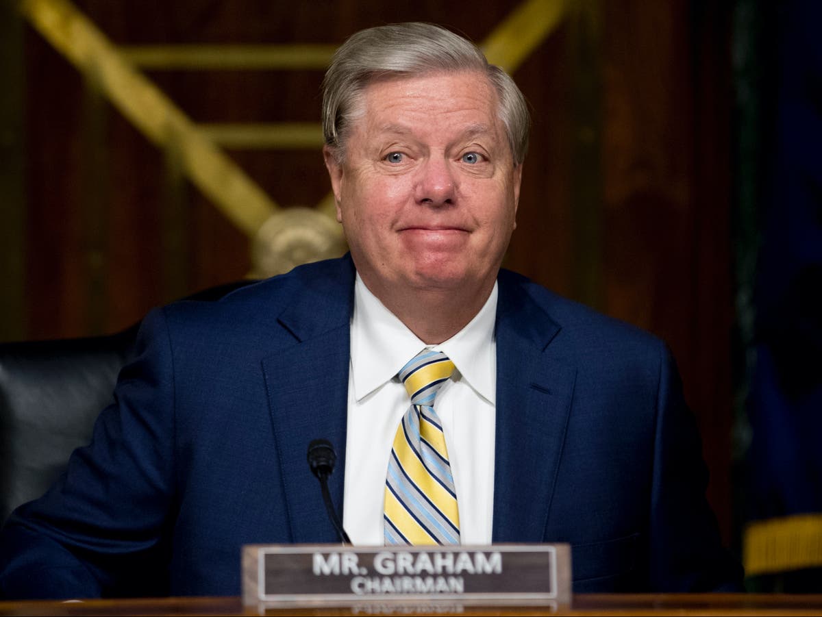 Kremlin spokesman brands Lindsey Graham a drunk after senator calls for Putin’s assassination