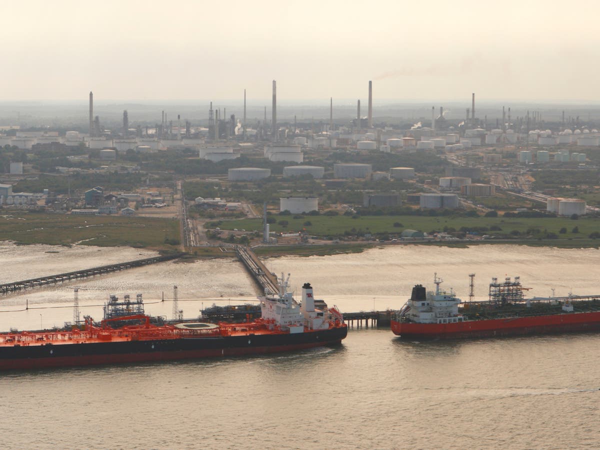 Oil supertanker from Russian port docks in Southampton