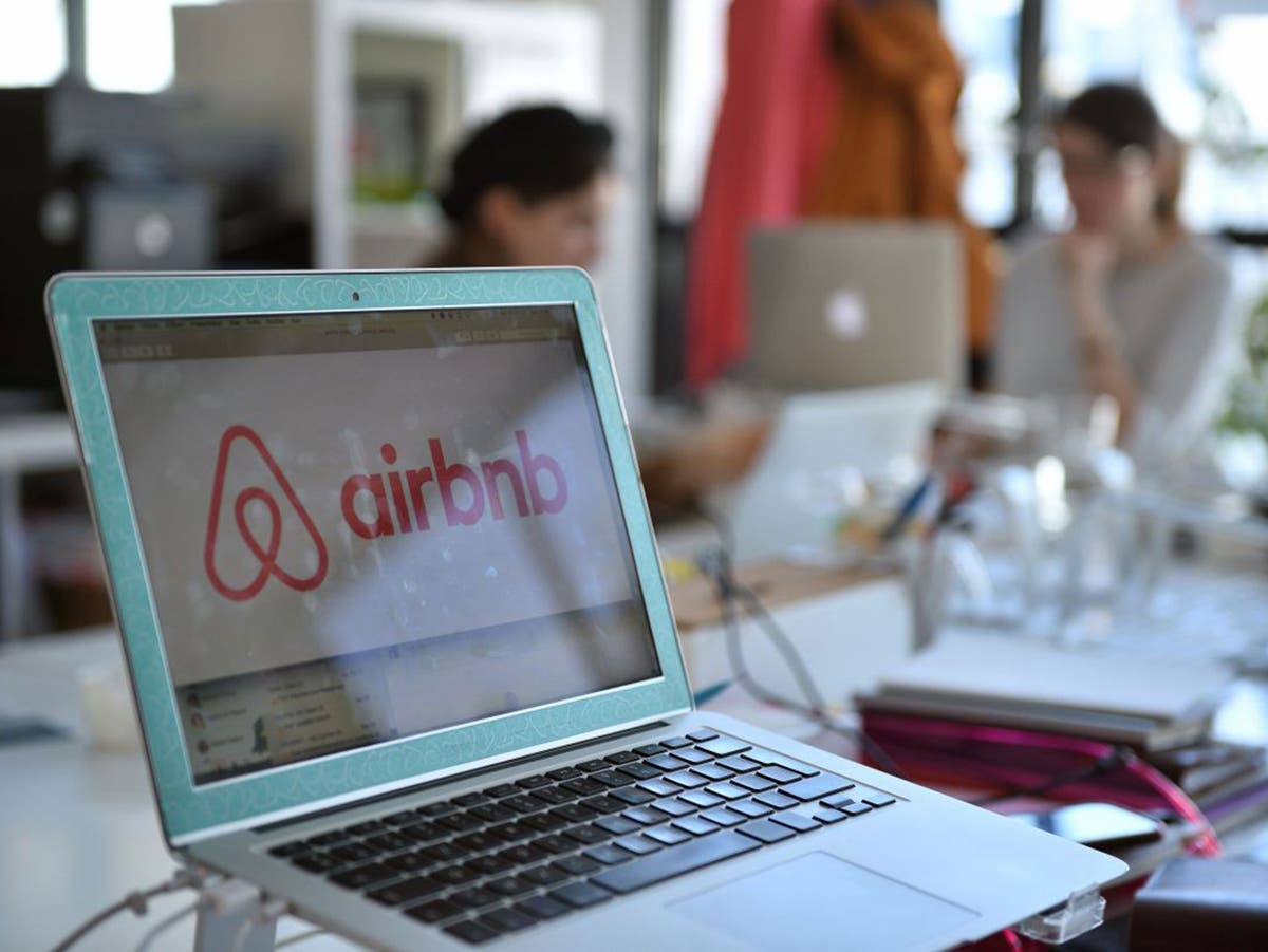 People are paying not to stay in Airbnbs to help Ukraine