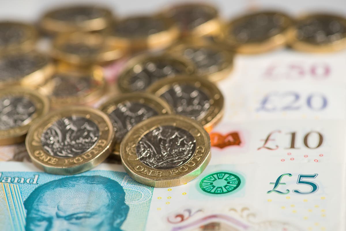 UK workers have missed out on £76-a-week pay rise compared to OECD average, report says