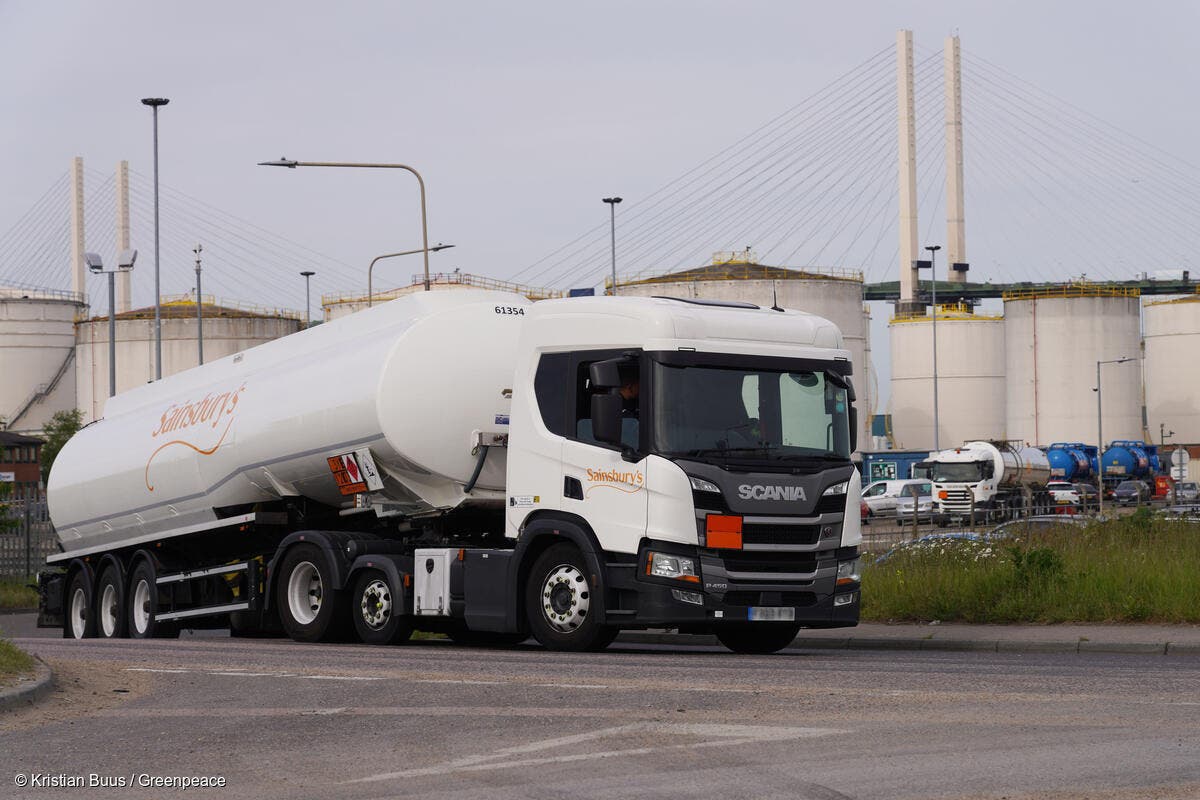 Supermarket tankers fill up on Russian diesel, Greenpeace claims