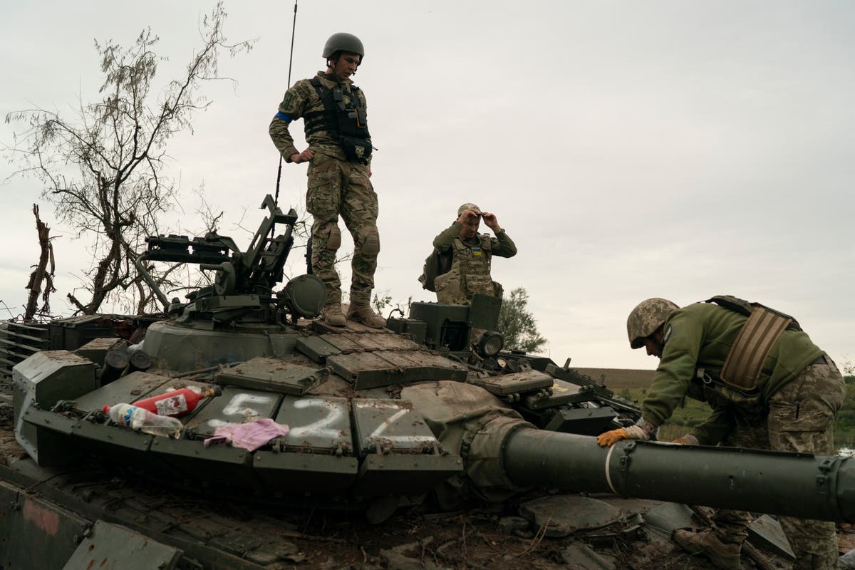 Captured Russian tanks used by Ukraine to push into occupied territories