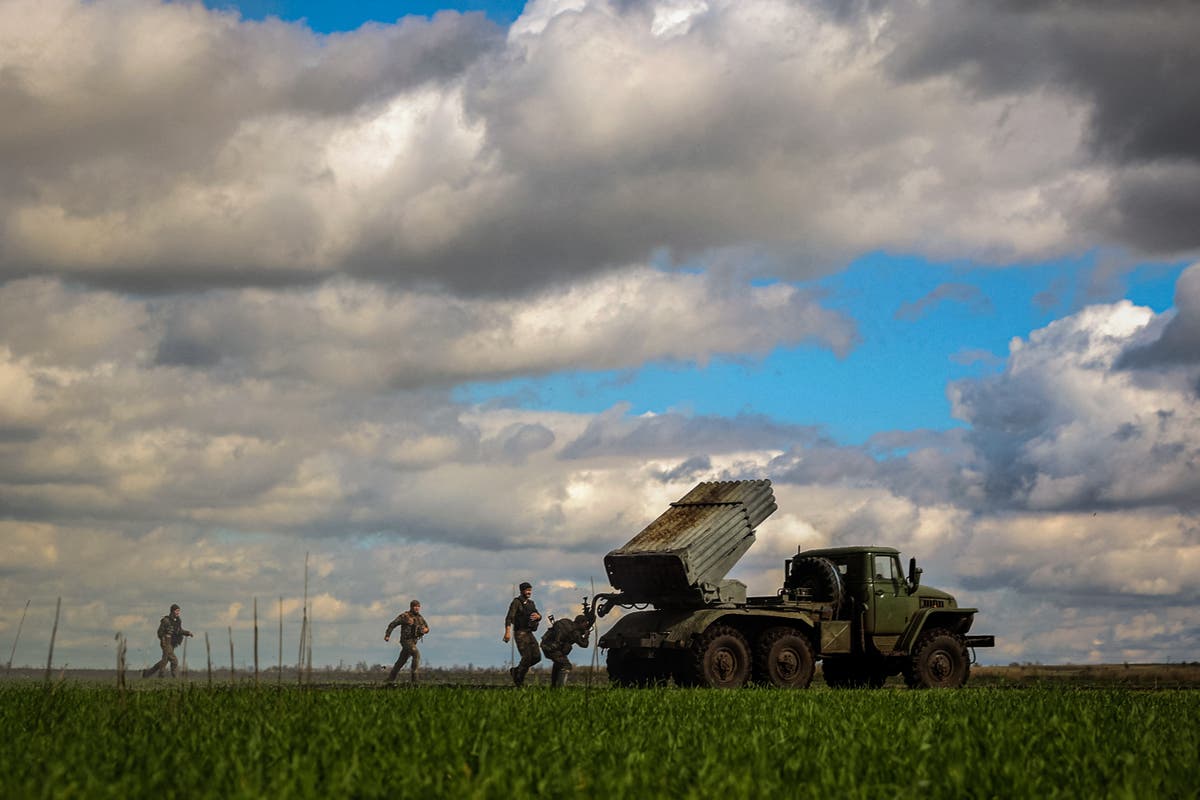 Ukraine Russia war – live updates: Zelensky’s soldiers tear through Putin’s defences in south, recapture land in east