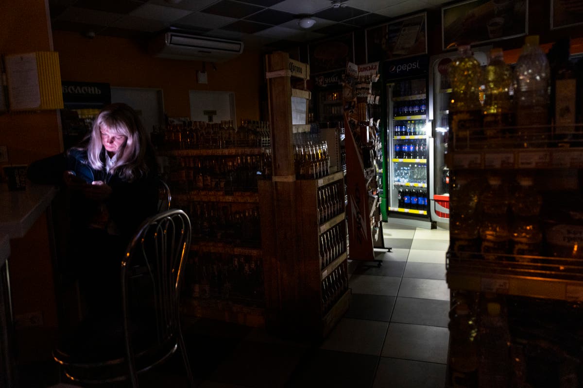 Kyiv facing longer power cuts after ‘sharp deterioration’ in electricity supply