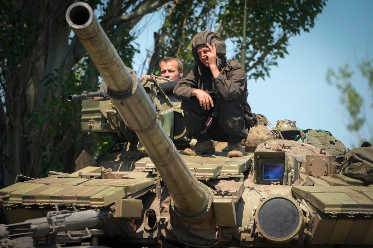 US will provide Soviet-made tanks in new $400m aid package for Ukraine