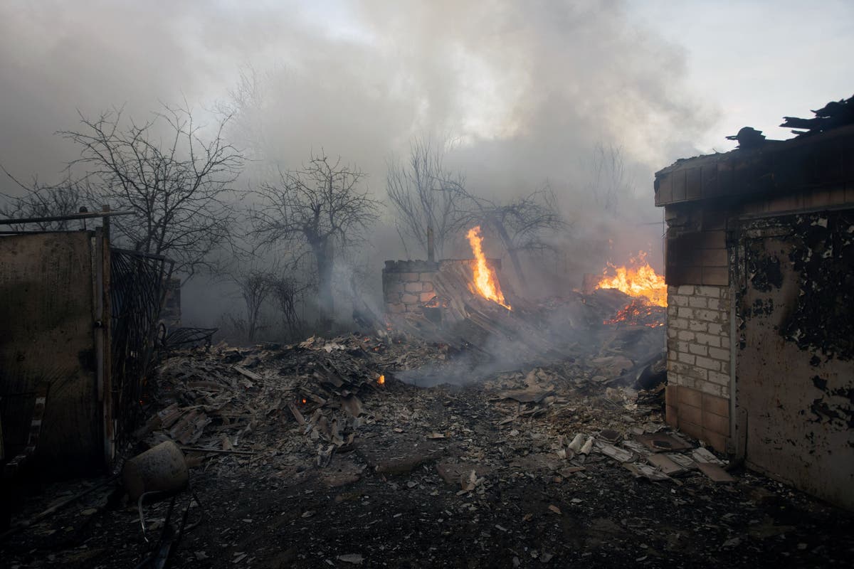 Ukraine-Russia war – live updates: Putin’s troops turn burnt Russian equipment into mass grave, says Kyiv