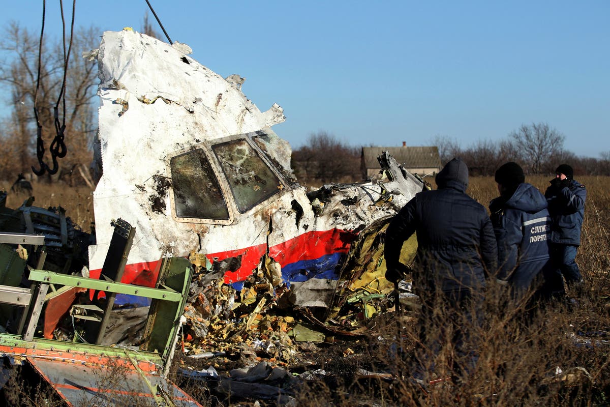 Vladimir Putin ‘supplied’ missile that downed MH17 missile, say investigators