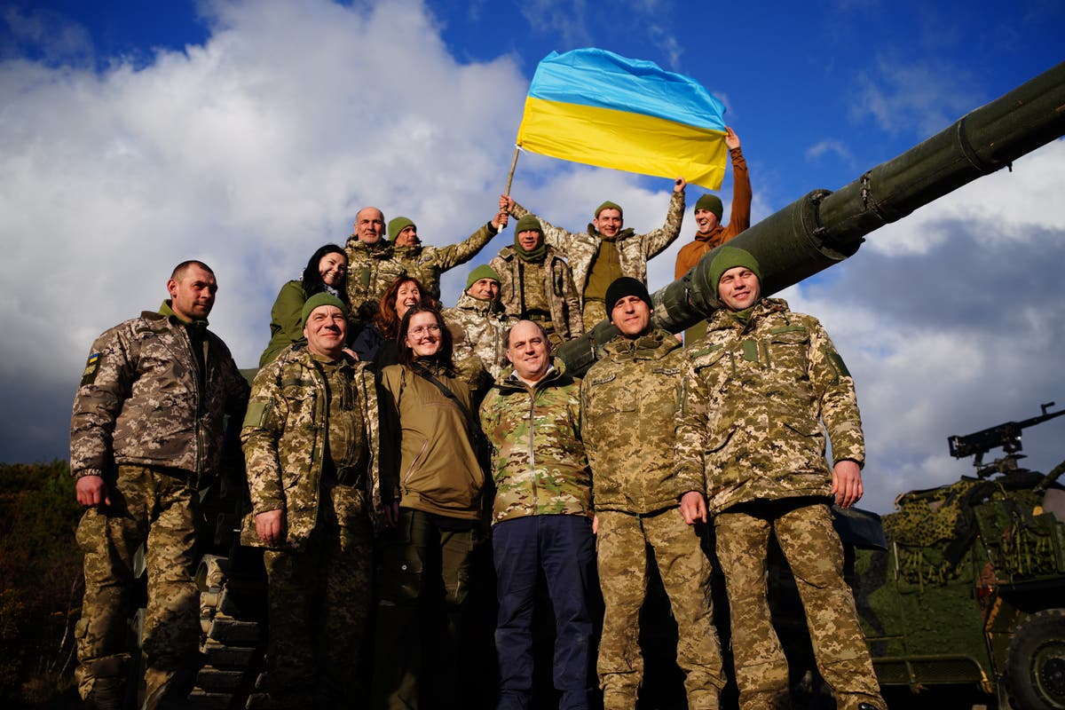 Wallace praises ‘dedication’ of Ukrainian soldiers training on British tanks