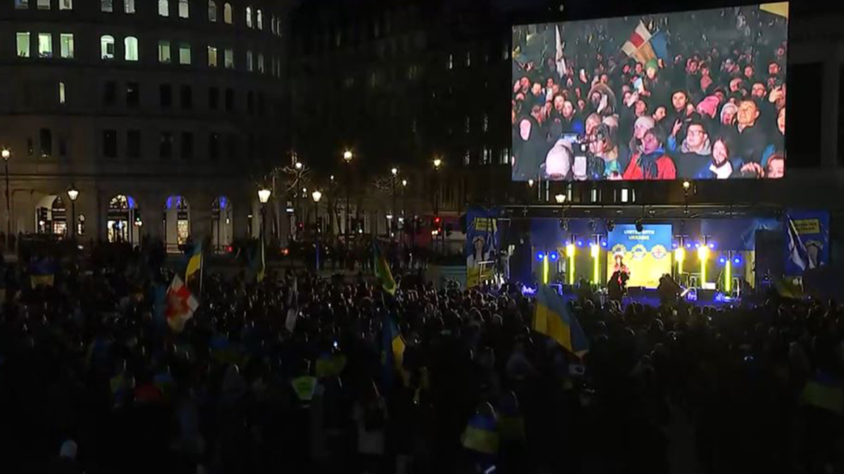 Watch live from Trafalgar Square as Londoners hold vigil for Ukraine