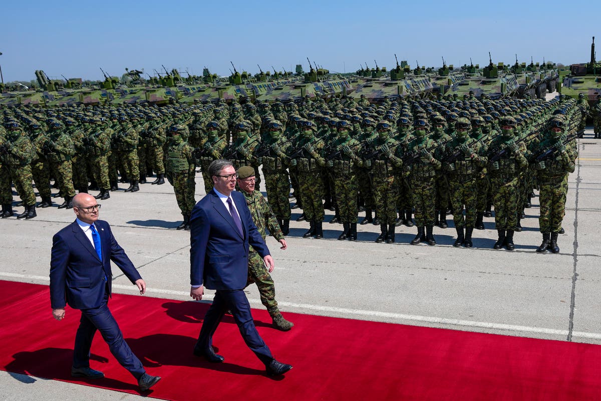 Serbian, Hungarian leaders attend military display in Serbia