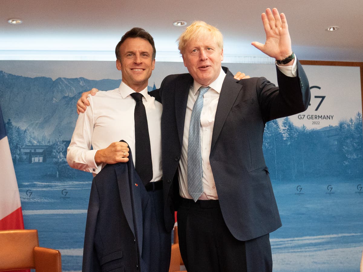 Boris Johnson ‘imitates Macron with French accent’ at Republican event