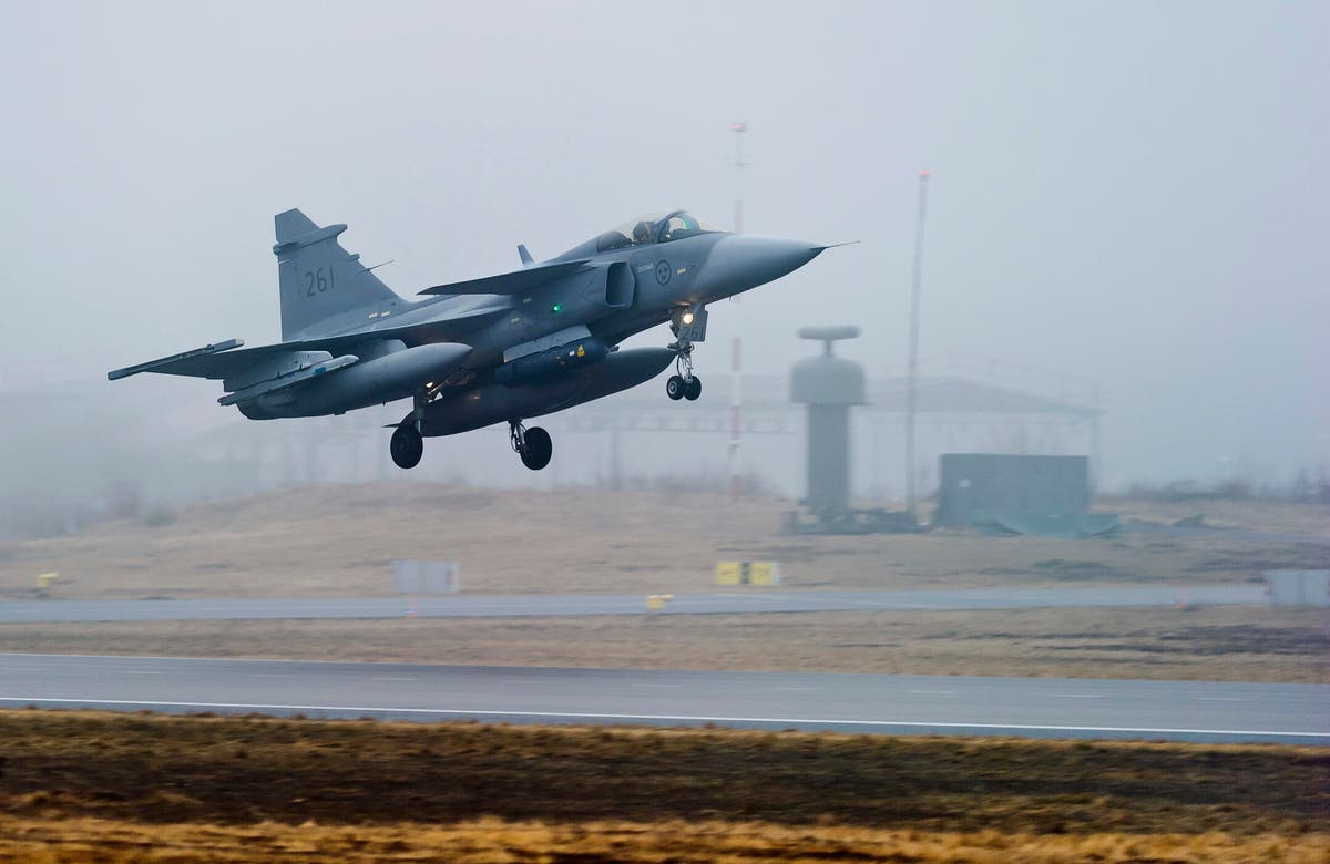 Sweden considers letting Ukrainian pilots try out Gripen fighter jets