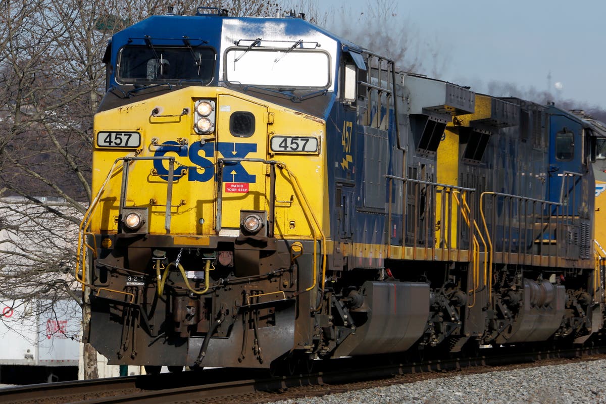 Rule allowing rail shipments of LNG will be put on hold to allow more study of safety concerns