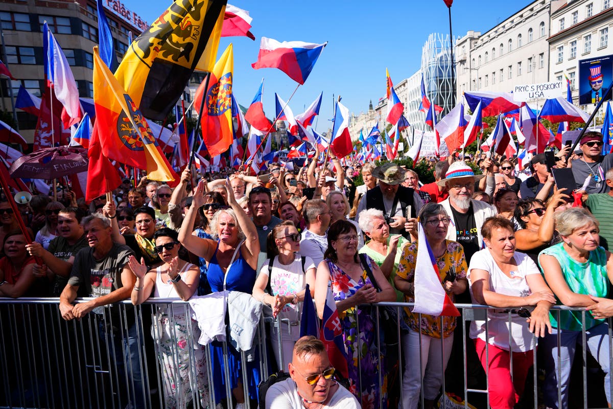 Thousands of Czechs rally in Prague to demand the government’s resignation