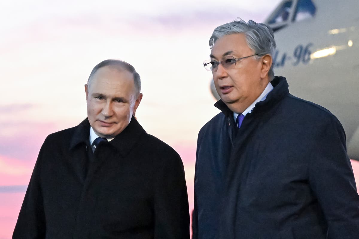 Putin visits Kazakhstan, part of his efforts to cement ties with ex-Soviet neighbors